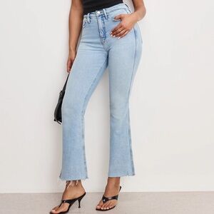 NWT good American kick flares indigo954 Jeans